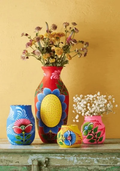 Bunte handbemalte Vasen